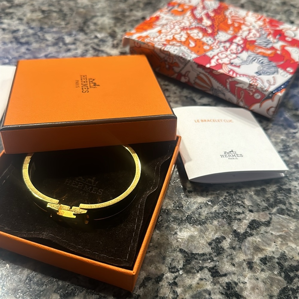 SOLD!! Noir Hermes Clic H Bracelet